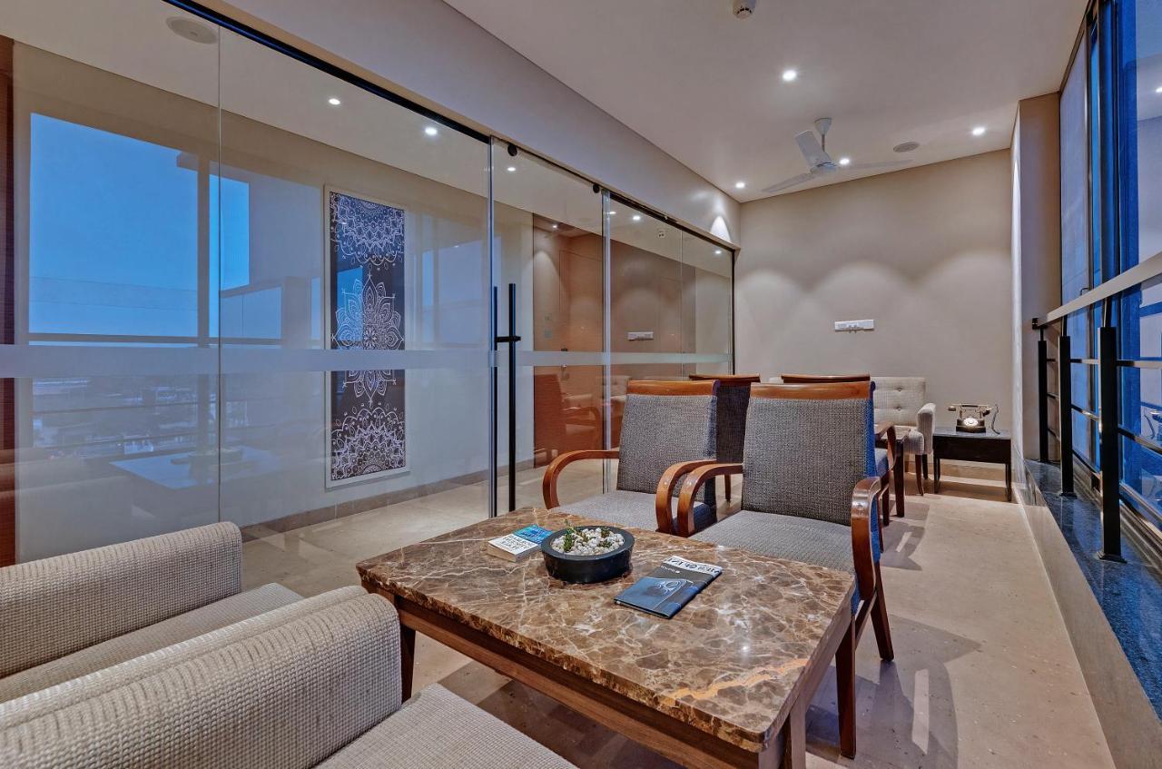 โรงแรมเดอะ นีมายา Kāndla ภายนอก รูปภาพ